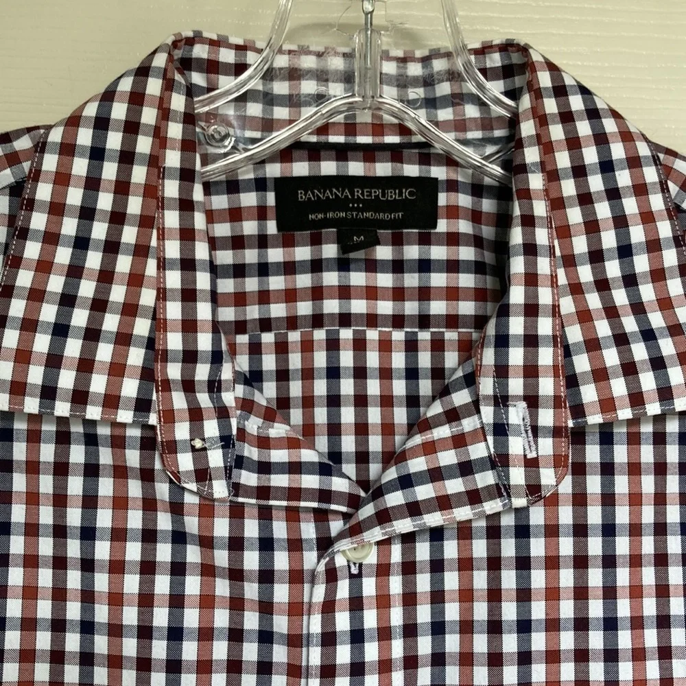 Banana Republic Men’s Button Down (size M) 15-15.5” 33-34”
